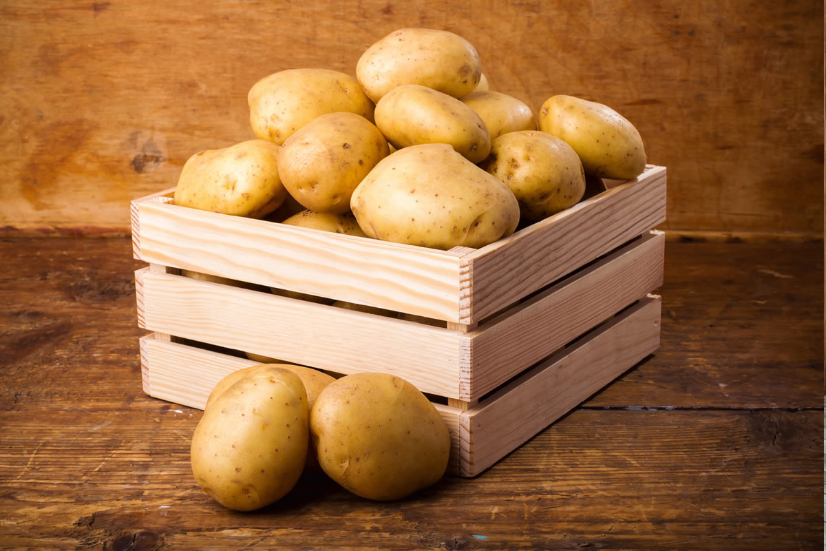 Kutija puna krompira